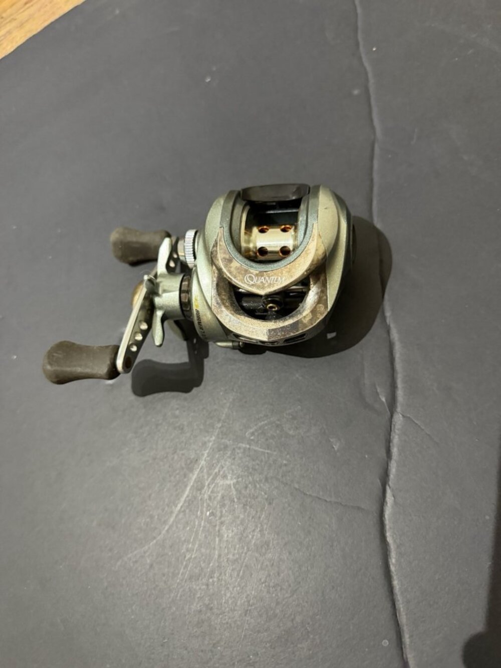 SUPER CLEAN SMOOTH Quantum Baitcasting Reel Model AV770CX 7.0:1